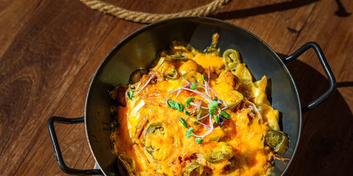 PREZO restaurant vás pohostí trhaným bravčovým mäsom zapečeným na hranolčekoch, doplneným o chutnú aioli majonézu, jalapeňo a cheddar. 