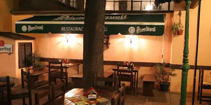 Restauraci najdete v centru Prahy a přijít sem můžete kterýkoliv den od 11:00 (o víkendu od 12:00) až do 23:00.