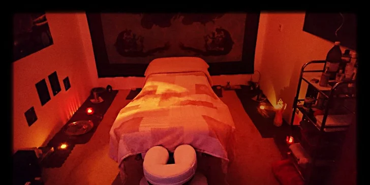 Dělají tu masáže lávovými kameny, manuální lifting a další procedury. 