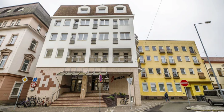 Hotel Junior sídli priamo v centre Poděbrad.