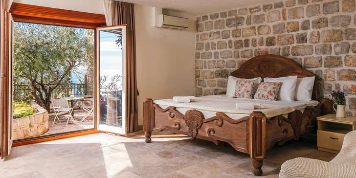 Zabydlíte se v pokojích či apartmánech pro 2-4 osoby.