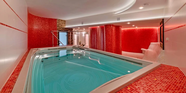 Během pobytu si vychutnáte 2,5hodinový vstup do wellness – bazén, vířivka, finská i parní sauna.