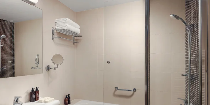 Môžete si tiež zvoliť izbu s balkónom alebo výhľadom do parku.