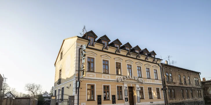 Přímo u hotelu budete parkovat zdarma. 