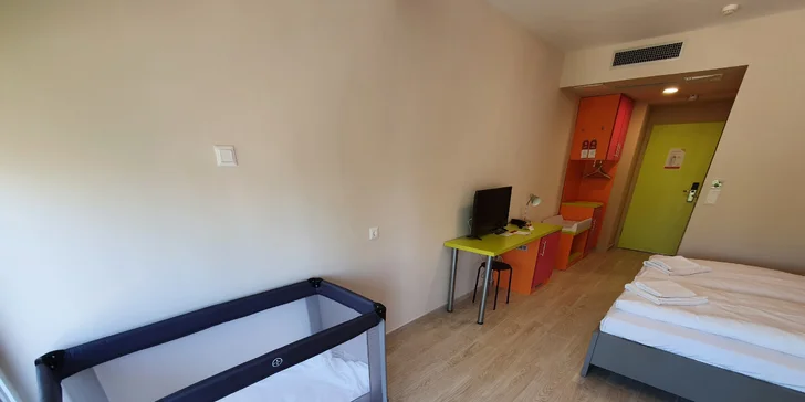 O pohodlie na izbe sa postarajú aj uteráky. 