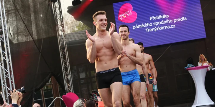 Konat se budou i módní přehlídky, třeba ta od Trenýrkárny.cz jistě zaujme.  