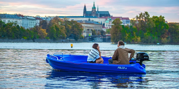 Pronájem motorového člunu ve všední dny, instruktáž, bez nutnosti oprávnění