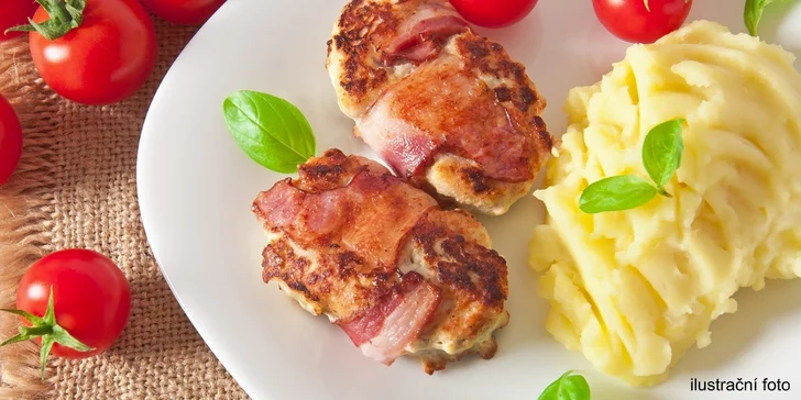 Dvě šťavnaté panenky zabalené ve slanině v Petřvalďance