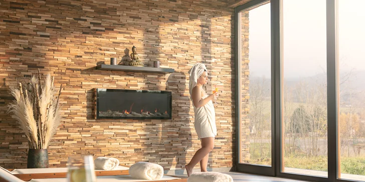 Součástí wellness B je i venkovní terasa a vnitřní odpočívárna se solnými a relaxačními lehátky.