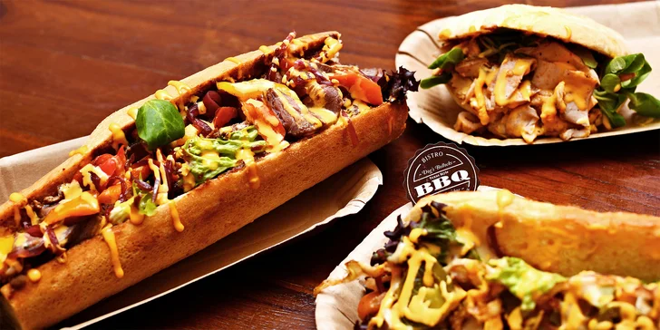 Dobroty do ruky na Smíchově: hot dog a hranolky či cheesesteak pro 1 i 2 osoby