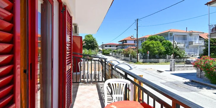 Ke každému apartmánu patří balkon nebo terasa s posezením. 