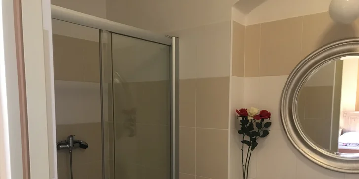 Vlastní koupelna je samozřejmostí.