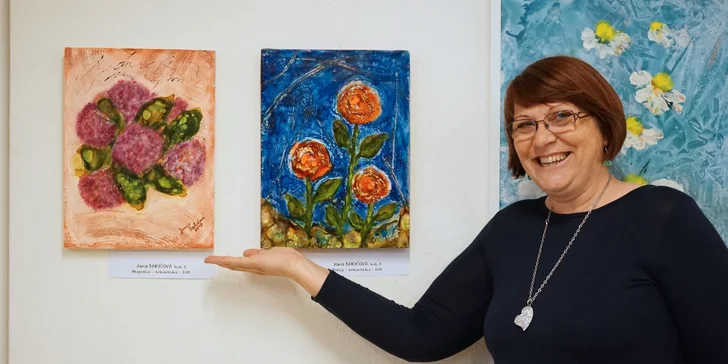 Kurzom vás bude sprevádzať sympatická vedúca Janka Bakičová, ktorá okrem toho, že sa venuje fraktálnej kresbe je aj certifikovanou lektorkou enkaustiky – maľby horúcim voskom