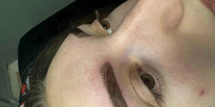 Salon se nachází jen 2 minuty chůze od zastávky Ocelářská.
