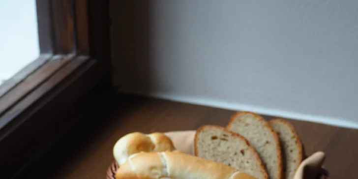 V rámci tříchodového menu si vyberete buď vepřová žebra, nebo kuřecí supreme.