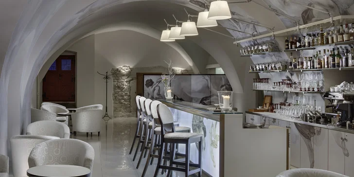 Menu sestavuje šéfkuchař Michael Zalapač, který má bohaté gastronomické zkušenosti ze zahraničí.