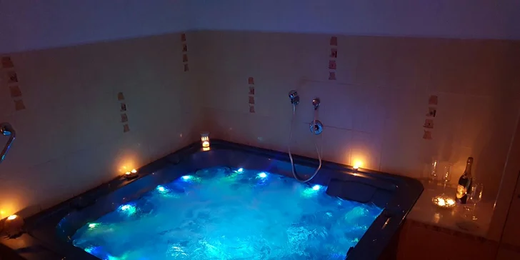 Takhle krásná vířivka bude jenom vaši na 60, nebo 120 minut. 