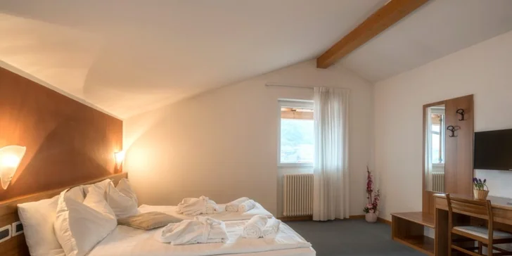 Na pokojích najdete také TV a připojení k Wi-Fi.