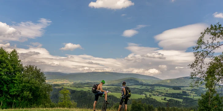 Místo je ideální i pro cyklisty. Jsou tu stezky různé náročnosti i bikepark.