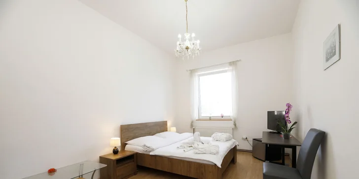 V pokojích je minibar, v ceně máte pivo, vodu a džus. 