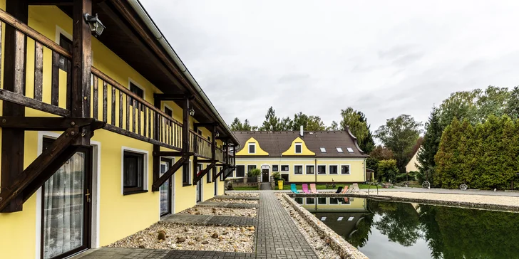Parkování u hotelu máte zdarma.
