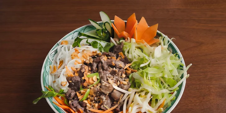 Mezi hlavními chody se představí Pho bo či Bún bò Nam Bộ.