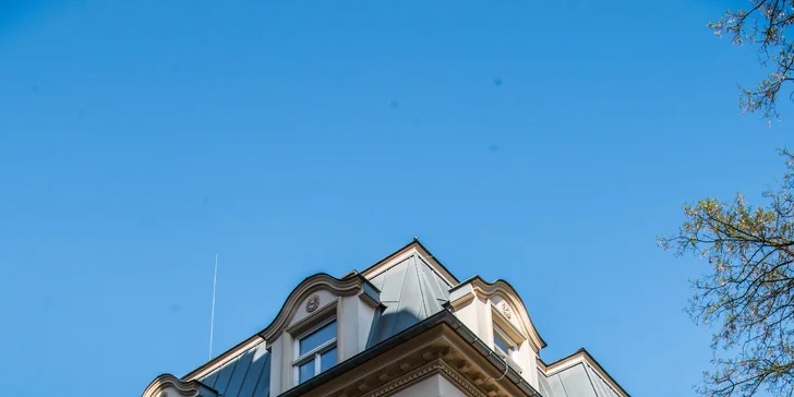 Hotel sa pýši skvelou polohou – v pešej dostupnosti sa nachádza historické centrum, hrad Wawel aj štvrť Kazimierz
