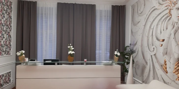Skvěle hodnocený salon Carpe Diem Cosmetic Clinic najdete v centru Prahy na Újezdě. 