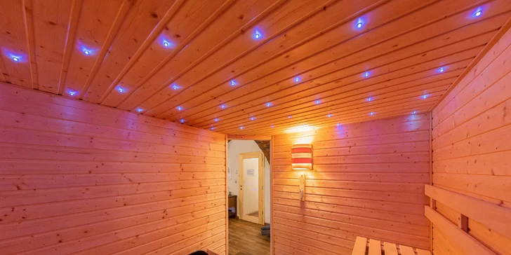 Vy se zatím můžete naložit do vířivky nebo se prohřát v sauně.