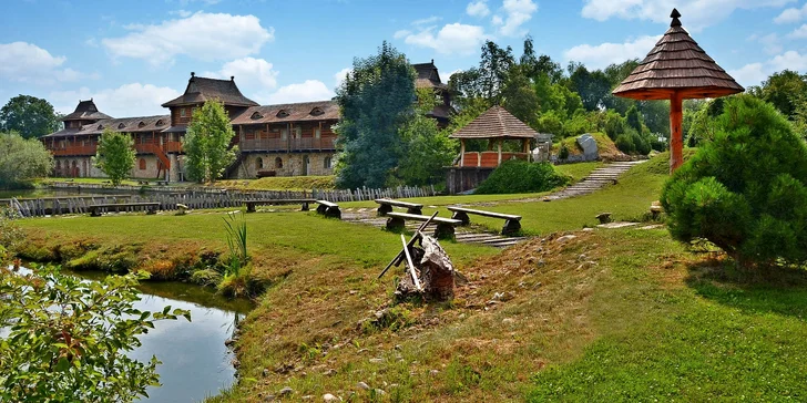 Strávíte tu celý den, takže hru proložte klidně odpočinkem, procházkou nebo třeba posezením v restauraci.
