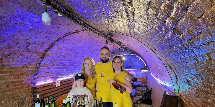 Díky kuponu na 2× 100 Kč si vyberete jakoukoliv lahev vína, které se budou na akci prezentovat. 