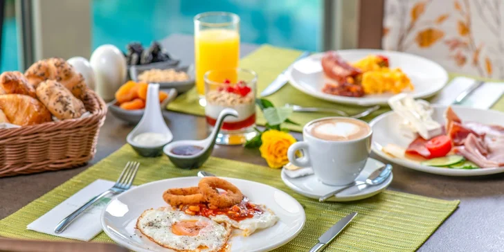 Každý den na vás čekají chutné bufetové snídaně i večeře v hotelové restauraci ARAGONIT.