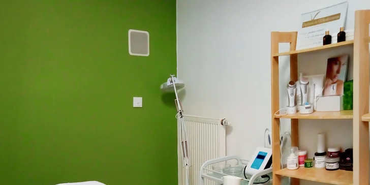 Na výběr máte dva typy ošetření na 60 nebo 90 minut. Součástí delšího balíčku je i radiofrekvence.
