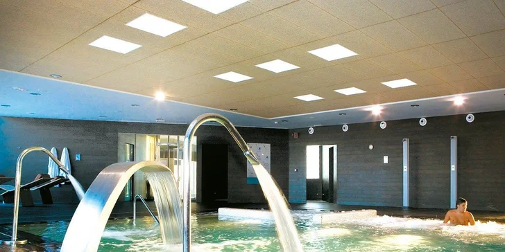 Za poplatek můžete využít wellness služeb ve vedlejším hotelu R2 Bahia Playa Design. 