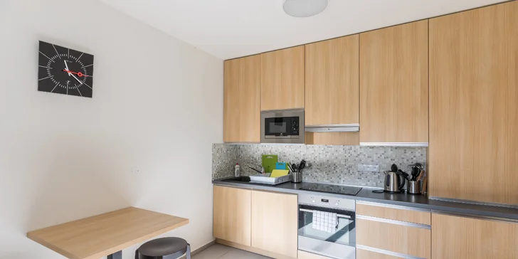 Apartmány mají vlastní kuchyňku.