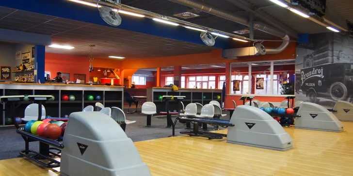 Můžete si užít hodinu bowlingu až pro šest hráčů.