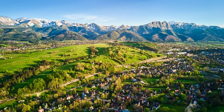 Apartmány se nachází v centru a je z nich úžasný výhled na Tatry.