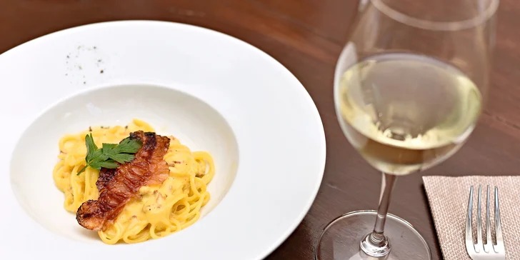 I milovníci těstovin si tu přijdou na své - čekají vás chitarrini alla carbonara.