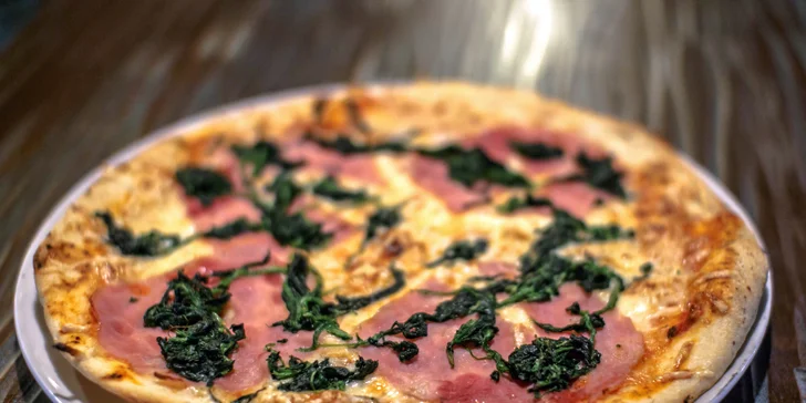 Pokud sáhnete po tom pravém voucheru, vyberete si z lístku rovnou dvě "pizzí" krasavice. 