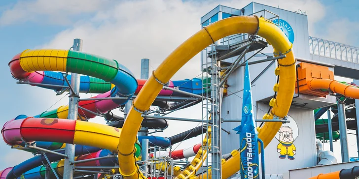 V areálu určitě navštivte gigantický vodní park Tropicana s nespočtem skluzavek, tobogánů a dalších atrakcí. 