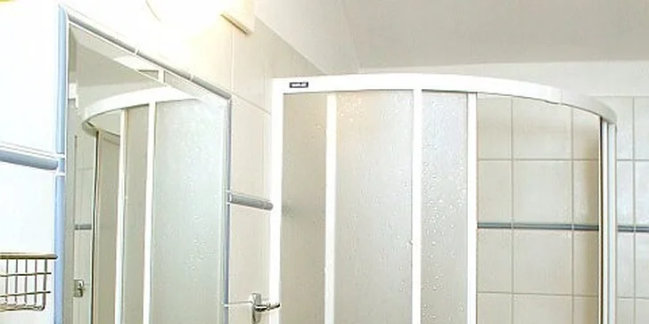 Každý pokoj má vlastní sociální zařízení.