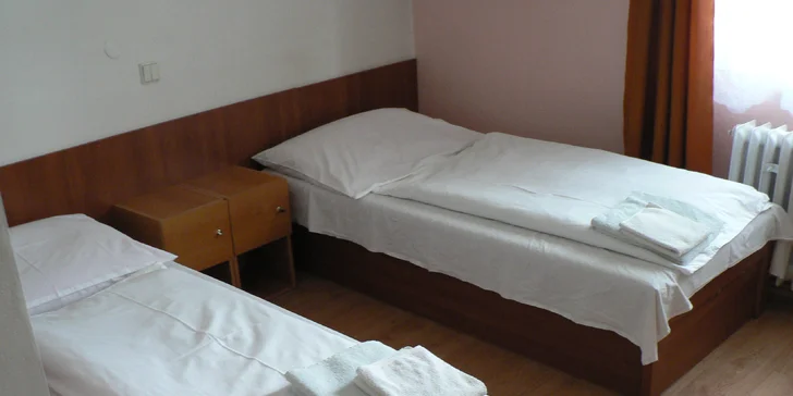 Ubytování budete na pokoji dle domluvy s hotelem.