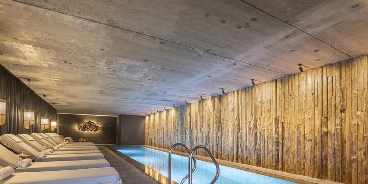 Ve veřejném wellness centru najdete:  Bazén (15x2m), finská sauna, dětské brouzdaliště a přírodní biotop, vše s výhledem na okolní přírodu Krkonoš.