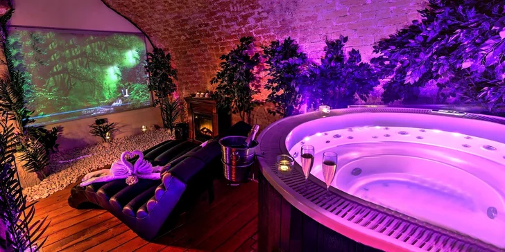 Božská relaxace v romantickém wellness s vinotékou a filmem pro dva
