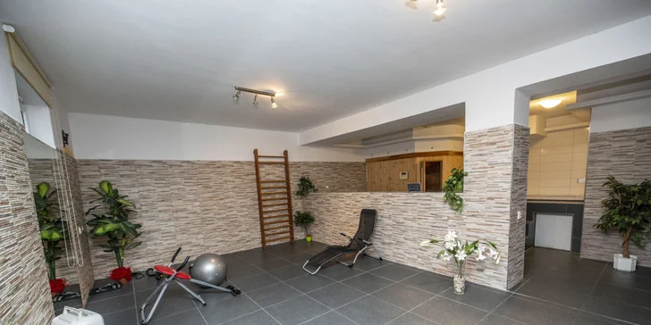 V prostorách u wellness, si můžete i zlehka protáhnout svaly.