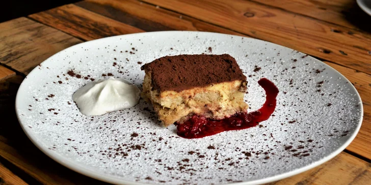 3chodové menu s výběrem předkrmu a hlavního jídla ze 2 variant