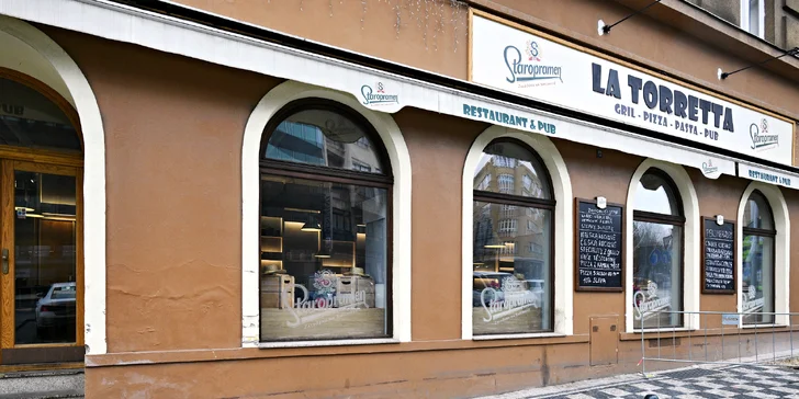 3chodové valentýnské menu s grilovaným baby kuřetem a přípitkem