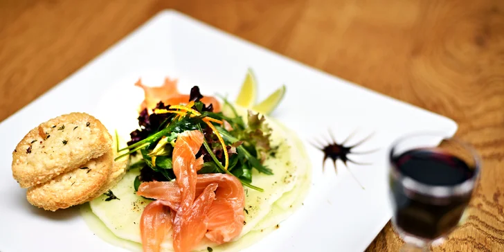 3chodové valentýnské menu s grilovaným baby kuřetem a přípitkem