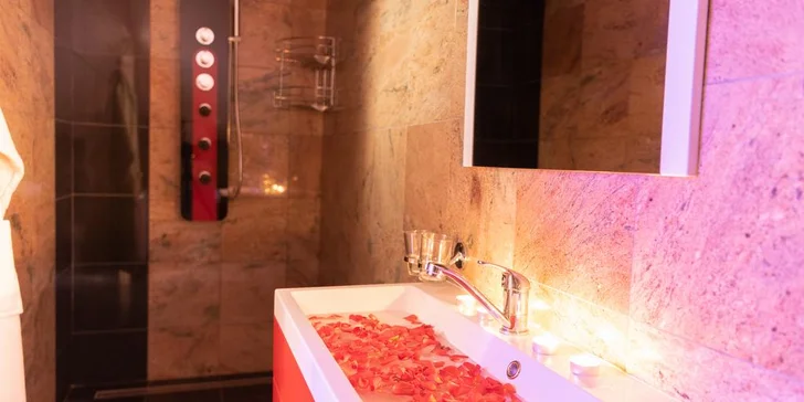 Privátní wellness: občerstvení, růže, pokojová služba i doprava vozem Bentley