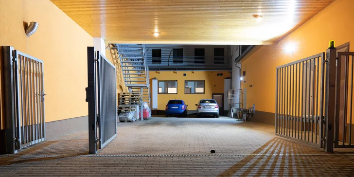 Privátní wellness: občerstvení, růže, pokojová služba i doprava vozem Bentley